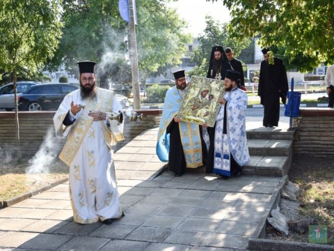 Архиерейска вечерня с Молебен канон на Пресвета Богородица в гр. Камено