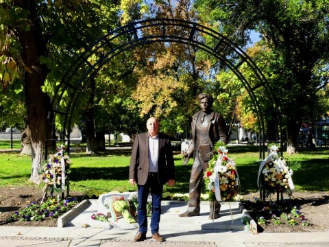 Нова Загора откри паметник на Стоян Омарчевски – родолюбеца, завещал на България Деня на народните будители