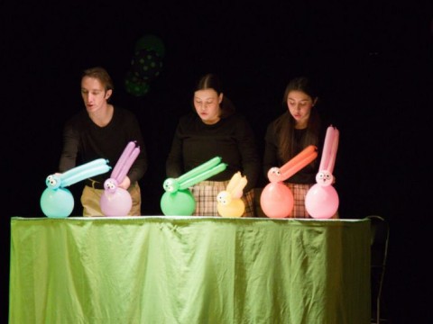 „Зайци Байци – Любознайци“ ще зарадва децата в Кукления театър в Сливен на 21 март