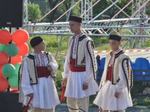 "Сцена на приятелството – когато талантите говорят един език"