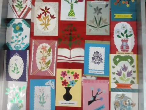 Изложба на поздравителни картички за Първа пролет представя творческо обединение „Дарования“ в Котел