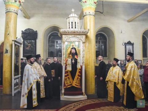 Архиерейска вечерня с петохлебие в сливенския храм „Св. Николай Мирликийски, Чудотворец“