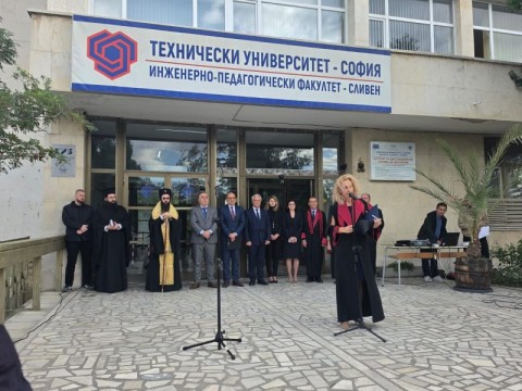 23.09