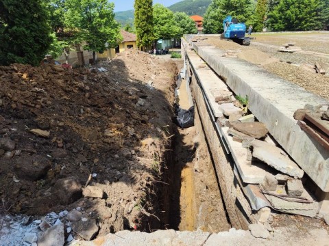 Започна изграждането на дренажна система край Пантеона на Георги Раковски в Котел