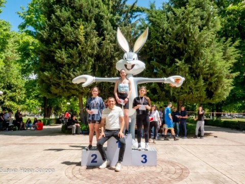 Турнир по лека атлетика събра ученици в Нова Загора по повод Деня на българския спорт