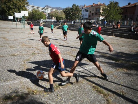 ОУ „Панайот Хитов“ зрелищно отбеляза Европейския ден на спорта в училище по инициатива BG „Бъди активен“