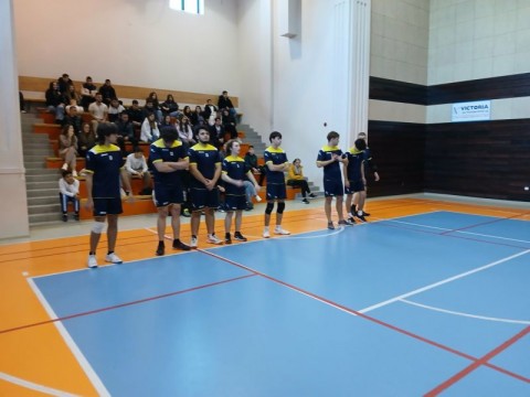 Волейболни срещи от Ученически игри 2025/2026 събраха ученици в спортна зала „Младост“