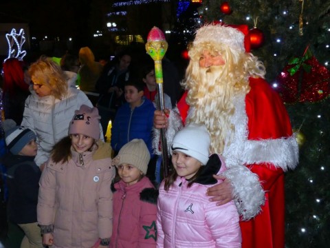 Новина: Коледната магия озари Нова Загора