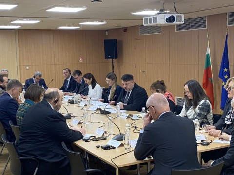 Вицепремиерът Атанас Зафиров и евродепутатът Цветелина Пенкова се срещнаха с посланиците  на ЕС у нас