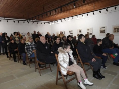 Жеравна посрещна изложбата „Всичко, каквото съм сторил, сторих го за Отечеството“