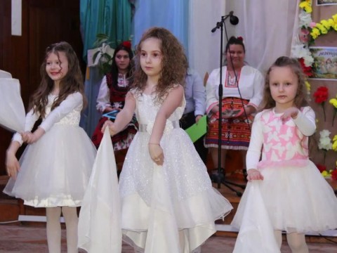 „Пролетта разлиства легенди“ оживи българския фолклор в Котел