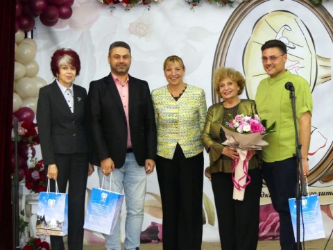 Над 280 участници от страната събра Националният фестивал „В прегръдката на Танголита“ в Нова Загора