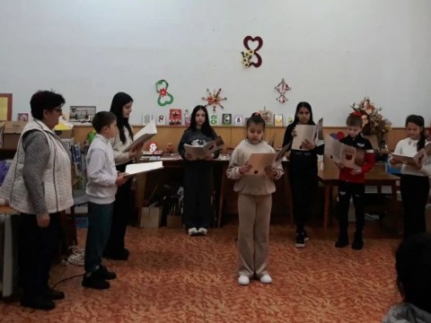 С поетична среща в библиотеката започнаха честванията за 8 март в Котел