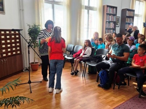 РБ „Сава Доброплодни” – Сливен награди най-активните читатели на детския отдел за Лято-2026
