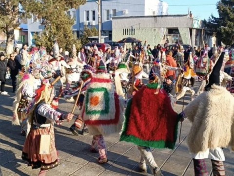 Кукерски игри в Пъдарево събраха малки и големи за празнично шествие
