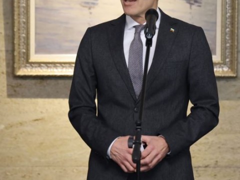 Премиерът Андрей Гюров поздрави МВнР: България е първа в ЕС по евакуирани от ОАЕ