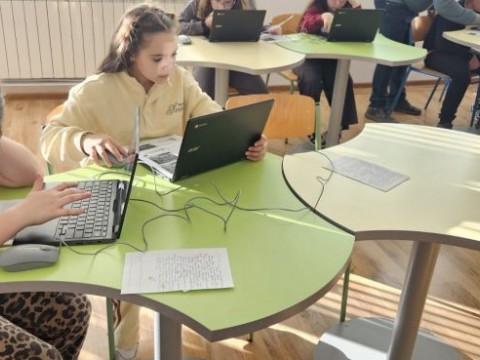 Коледни истории със Skratch по НП“Иновации в действие“ –Модул 1 „Интердисциплинарни уроци“ в ОУ “Панайот Хитов“