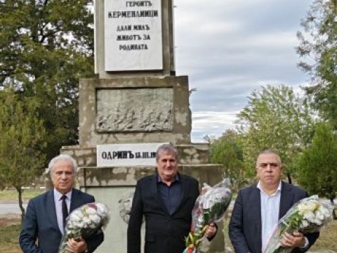 Кметът на Сливен почете храмовия празник на църквата „Преподобна Петка – Параскева Търновска“ и героите на Кермен 
