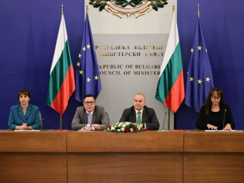 Правителството подкрепя най-уязвимите групи и индустрията с мерки за над 300 милиона евро