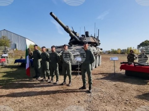 Премиерът и министърът на отбраната бяха гости на командно-щабно учение на Многонационалната бойна група на НАТО в България