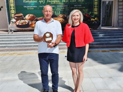 Отборът на Нора Недкова спечели звездната кулинарна битка на „Вкусовете на България“ в Пирдоп