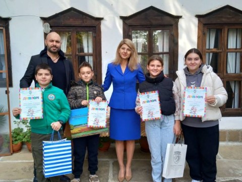ПРИЗОВИ МЕСТА ЗА МАЛКИТЕ – ГОЛЕМИ ХУДОЖНИЦИ НА ОУ „ПАНАЙОТ ХИТОВ“