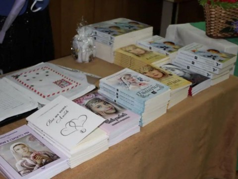 Котел посрещна писателката Ивелина Радионова в топла литературна вечер