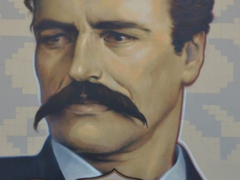 Най-големият портрет на Георги Раковски грейна като икона върху стена в Котел