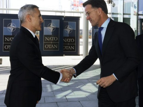 Премиерът Гюров пред Марк Рюте: България остава твърдо ангажирана с НАТО и колективната отбрана
