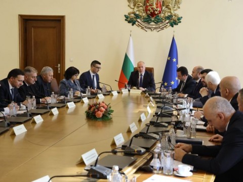 Желязков: Рафинерията е елемент от критичната инфраструктура, за която държавата има своите ангажименти в полза на обществото