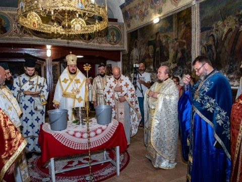 Тържествено преосветиха храм „Св. Петка“ в Твърдица и отслужиха литургия на Потопената църква