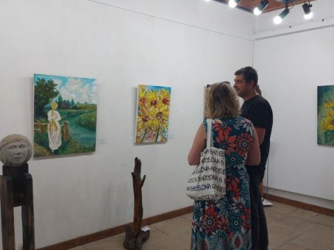 Откриха изложбата „СРЕЩА“ в Жеравна – изкуство, родено от приятелството и времето