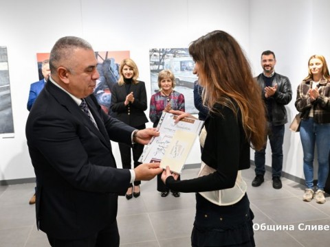 Стефан Радев откри обновената зала „Сирак Скитник“ и Националната изложба „Сливен’2026“