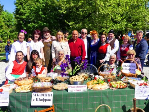 Празник на самардалата превърна Нова Загора в кулинарна столица