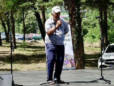 По повод Еньовден на събор край Тунджа в новозагорското с. Баня