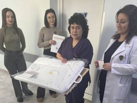 Дарение за родилната зала в МБАЛ „Д-р Иван Селимински“ от медицинския филиал в Сливен 