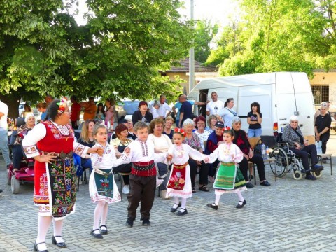 Село Прохорово отпразнува тържествено своя празник с музика, традиции и благотворителност