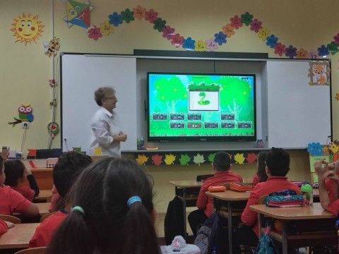 Урок по английски език