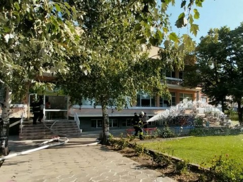 Малчугани от ДГ „Щастливо детство“ участваха в урок по пожарна безопасност в Твърдица