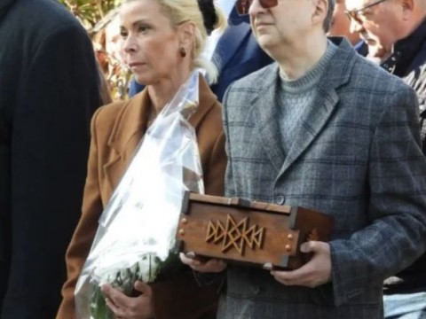 Бюст-паметник на д-р Петър Берон беше открит в Двора на Кирилицата в Плиска