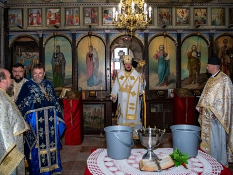 Тържествено преосветиха храм „Св. Петка“ в Твърдица и отслужиха литургия на Потопената църква