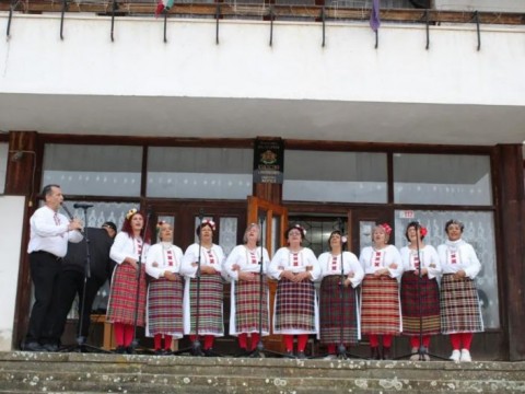 Село Нейково отпразнува петото издание на празника на българския фолклор и традиционните ястия