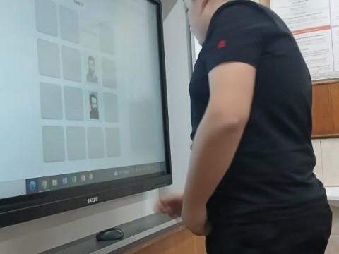 Със знание и усмивки: Седмокласниците от СУ „Георги Каравелов“ – Шивачево отбелязаха Деня на народните будители