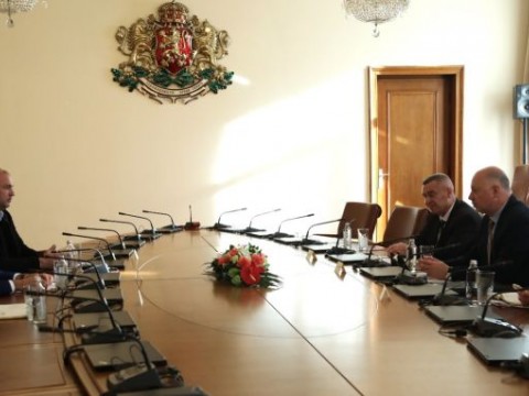 Желязков: Работим за това до края на годината пострадалите животновъди да получат компенсациите си в пълен размер