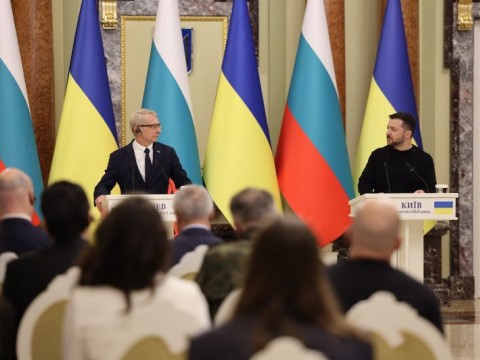 Премиерът Денков към президента Зеленски: Подкрепата ни за Украйна е защита за нас самите
