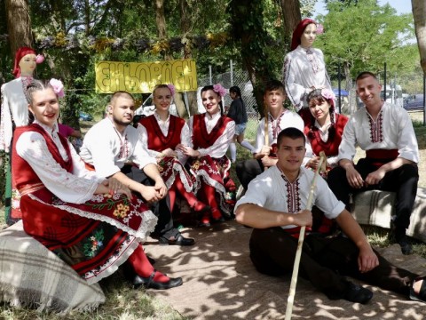 По повод Еньовден на събор край Тунджа в новозагорското с. Баня