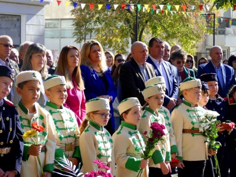 Нова Загора откри паметник на Стоян Омарчевски – родолюбеца, завещал на България Деня на народните будители