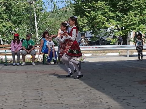 Zlatna praskova