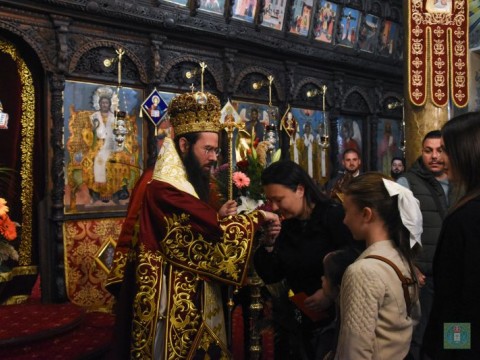 Митрополит Арсений с благословение и подкрепа за многодетни семейства в Сливен