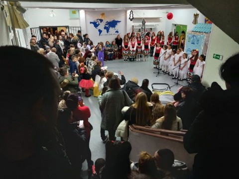  Коледно настроение в ОУ „Панайот Хитов“